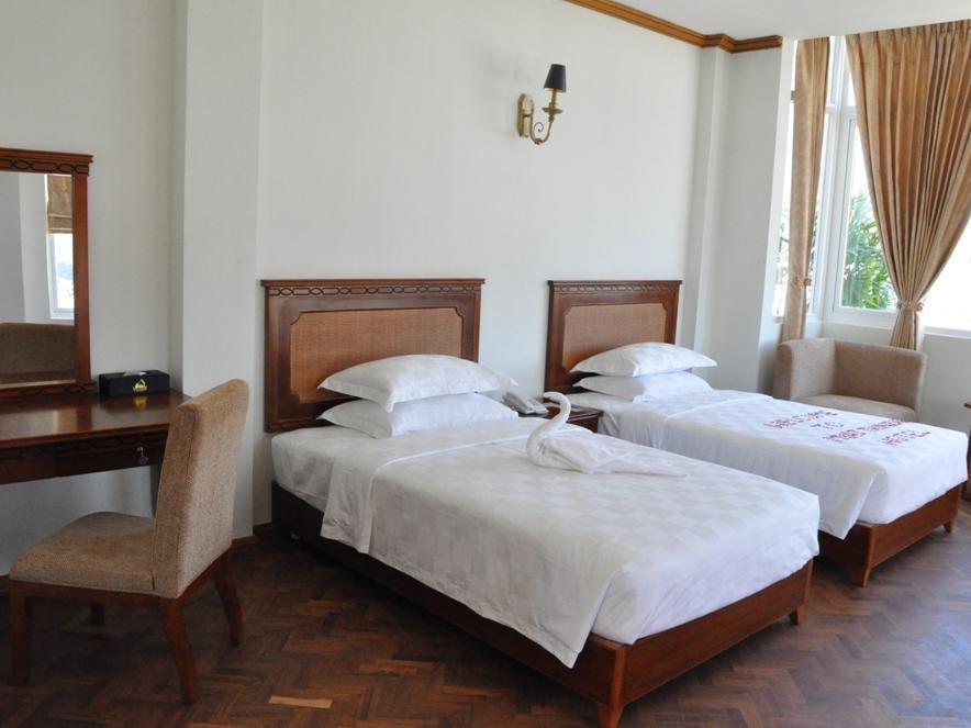 Myat Thinzar Hotel Oattara Thiri Kültér fotó