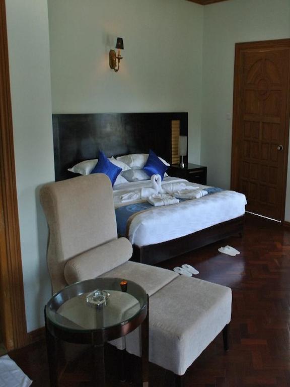Myat Thinzar Hotel Oattara Thiri Kültér fotó