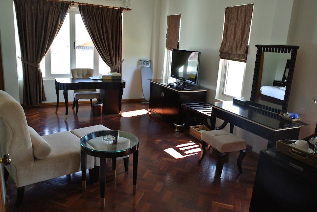 Myat Thinzar Hotel Oattara Thiri Kültér fotó