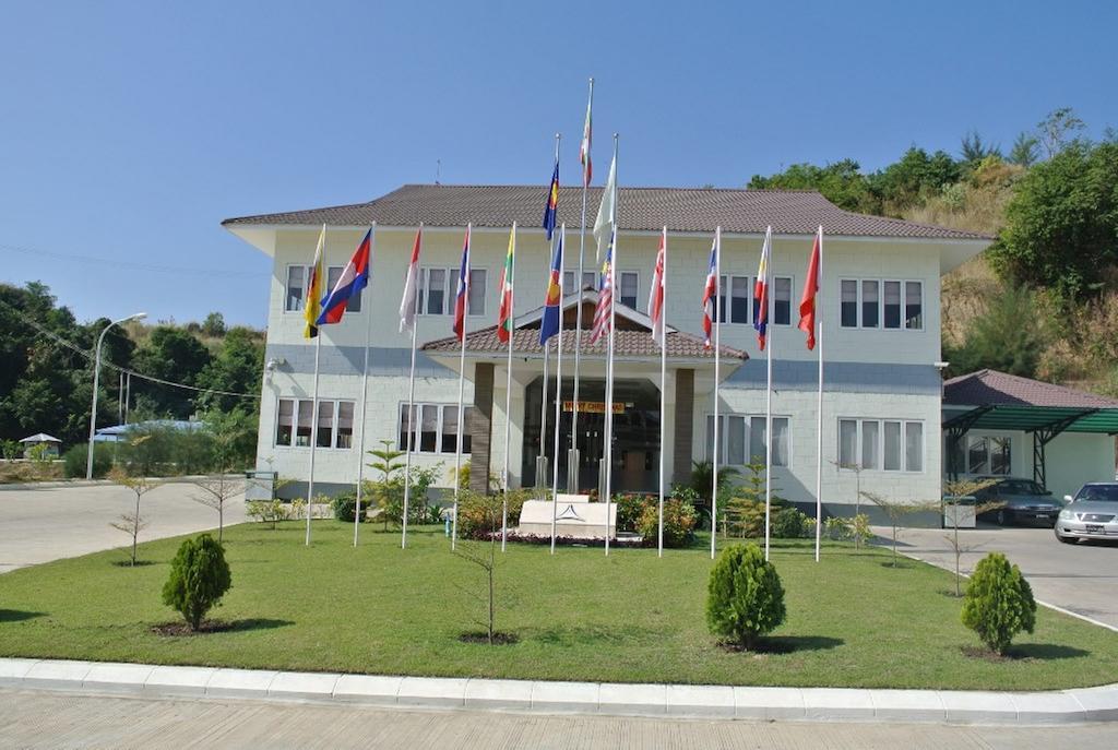 Myat Thinzar Hotel Oattara Thiri Kültér fotó