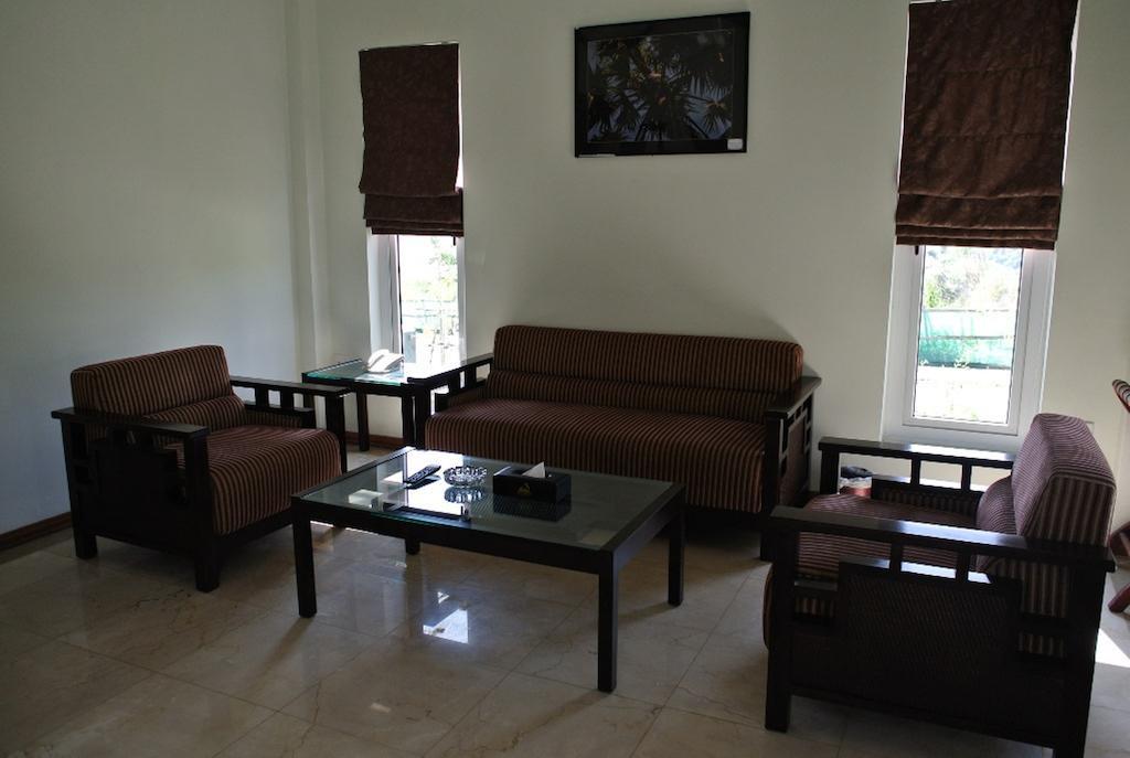 Myat Thinzar Hotel Oattara Thiri Kültér fotó