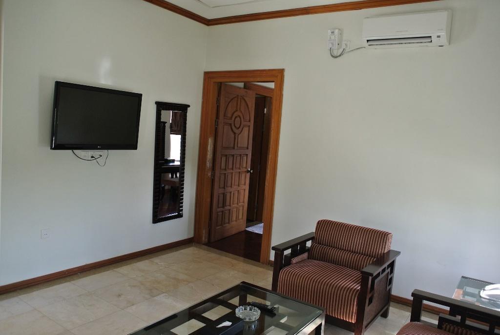 Myat Thinzar Hotel Oattara Thiri Kültér fotó