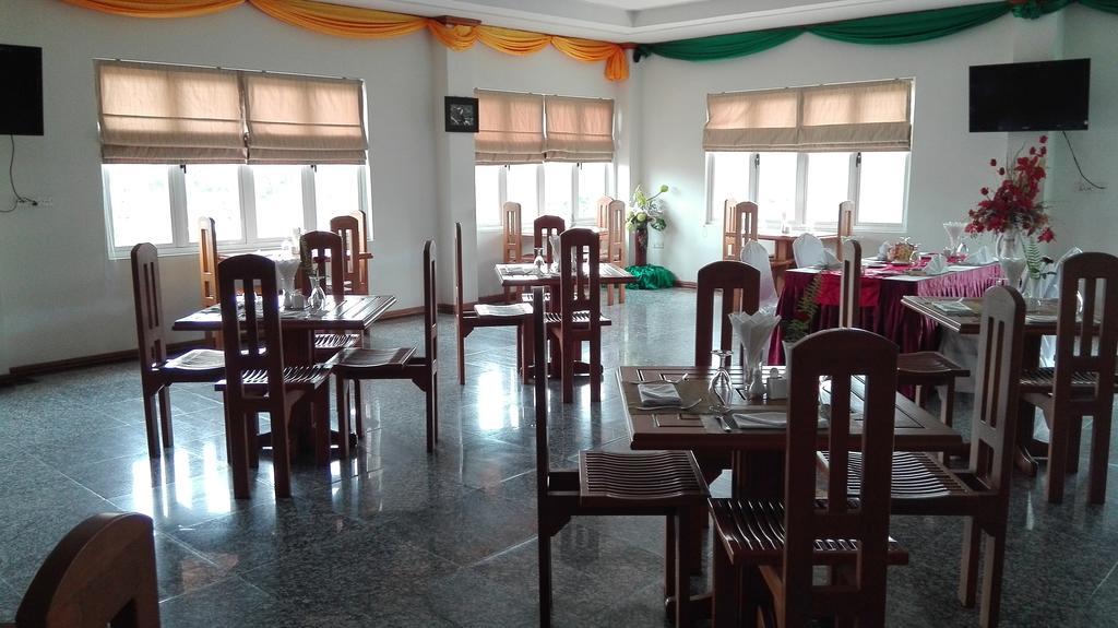Myat Thinzar Hotel Oattara Thiri Kültér fotó