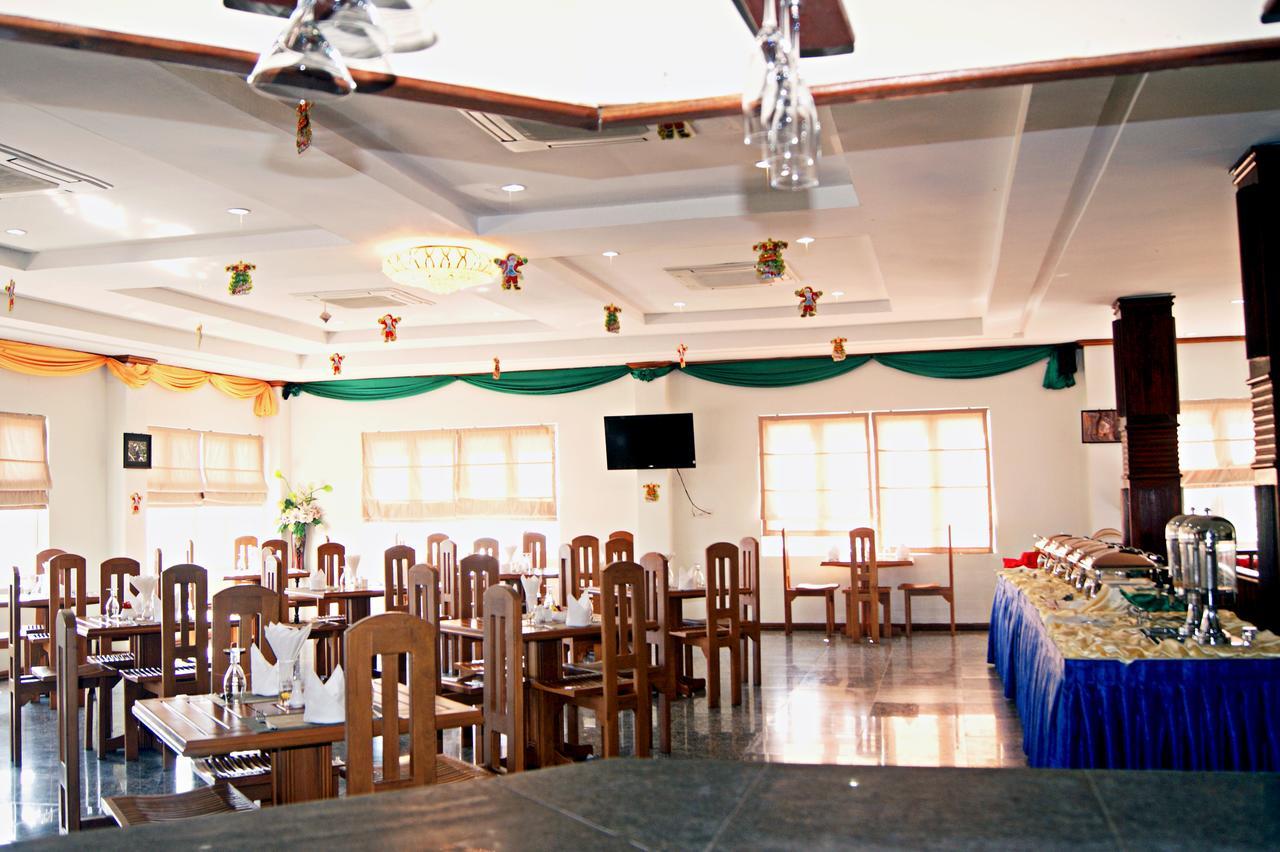 Myat Thinzar Hotel Oattara Thiri Kültér fotó
