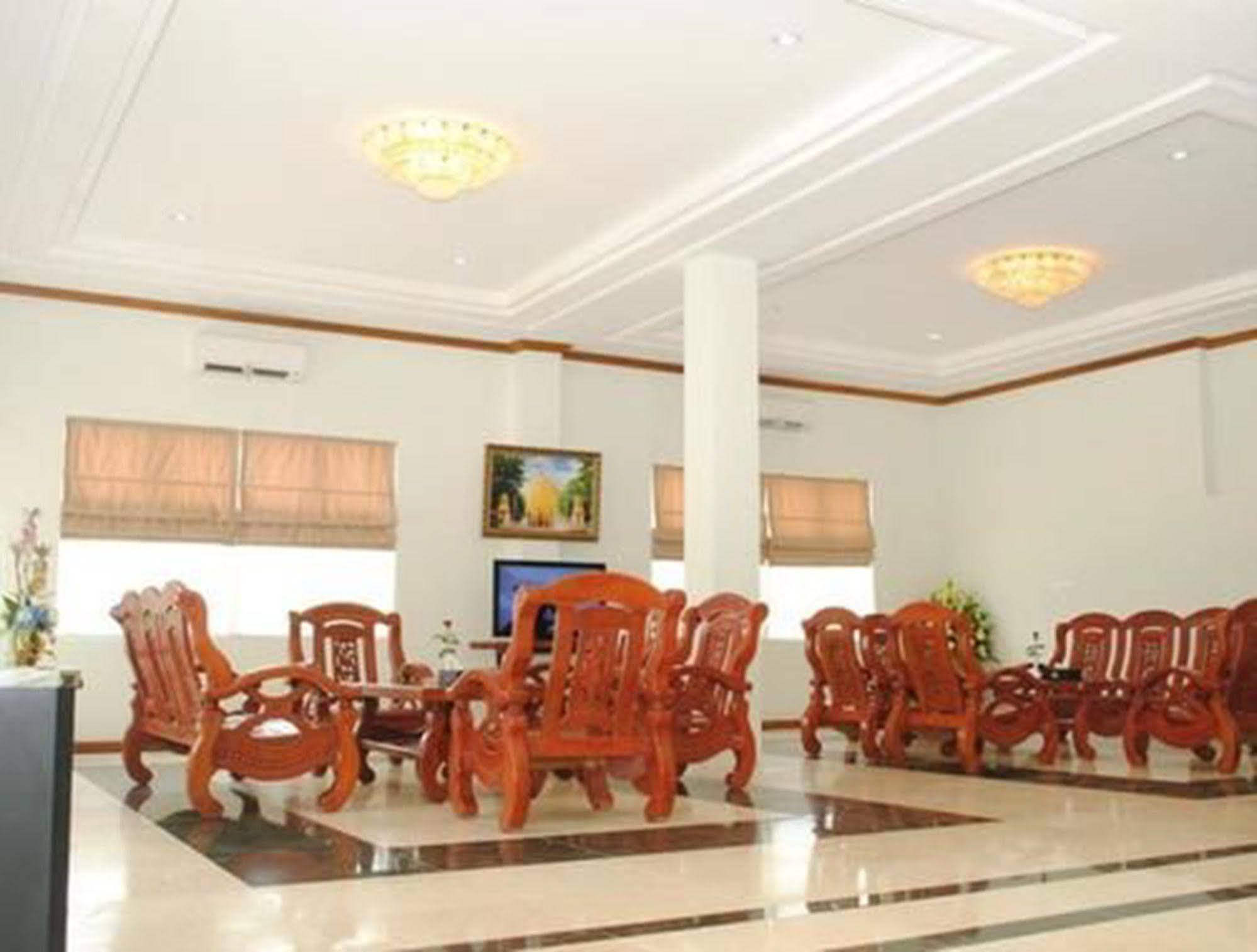 Myat Thinzar Hotel Oattara Thiri Kültér fotó